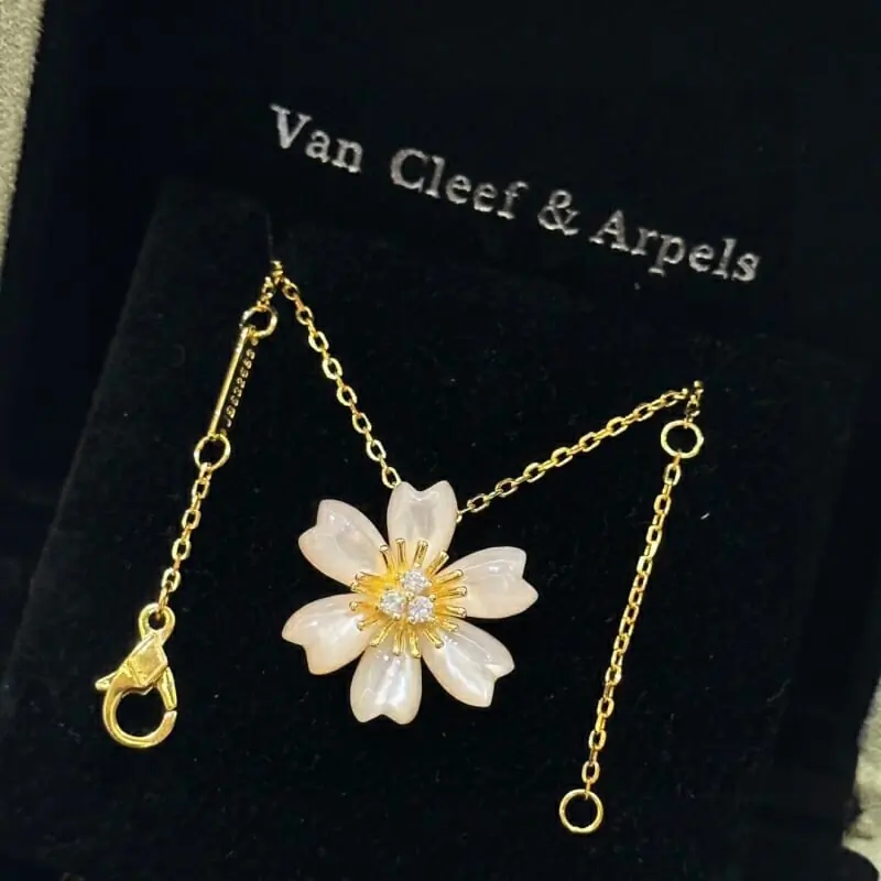 van cleef  arpels collier pour femme s_1205377